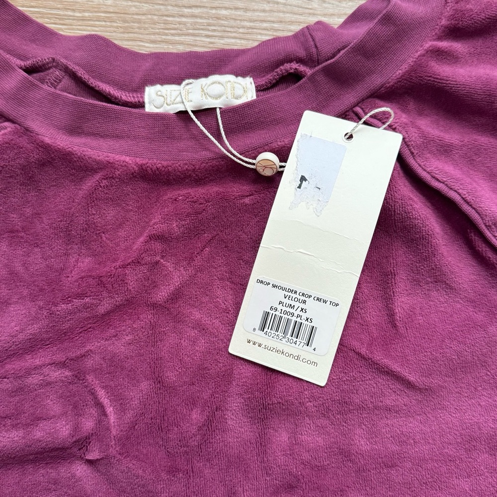 SUZIE KONDI DROP SHOULDER CROP CREW TOP VELOUR - Picture 4 of 6